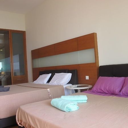 Luxury Suites @ Straits Quay Tanjung Bungah  Exterior photo