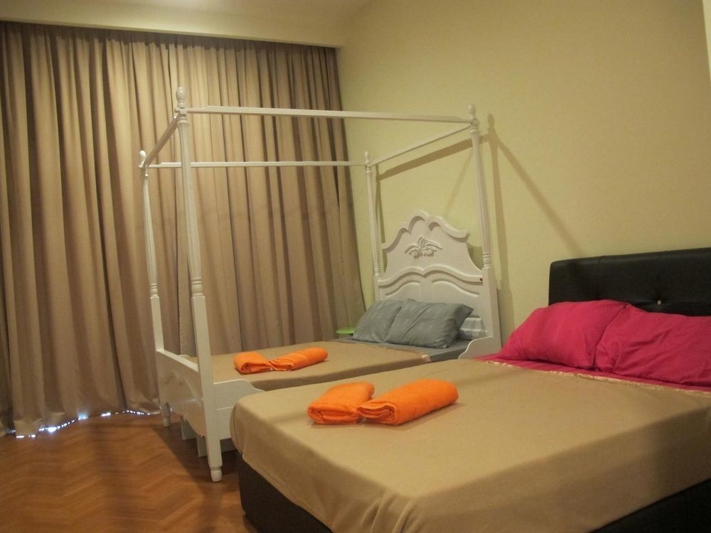 Luxury Suites @ Straits Quay Tanjung Bungah  Exterior photo