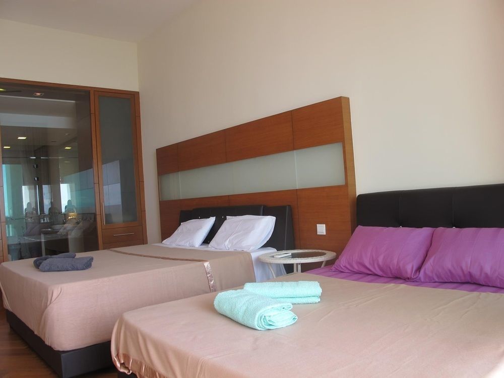 Luxury Suites @ Straits Quay Tanjung Bungah  Exterior photo