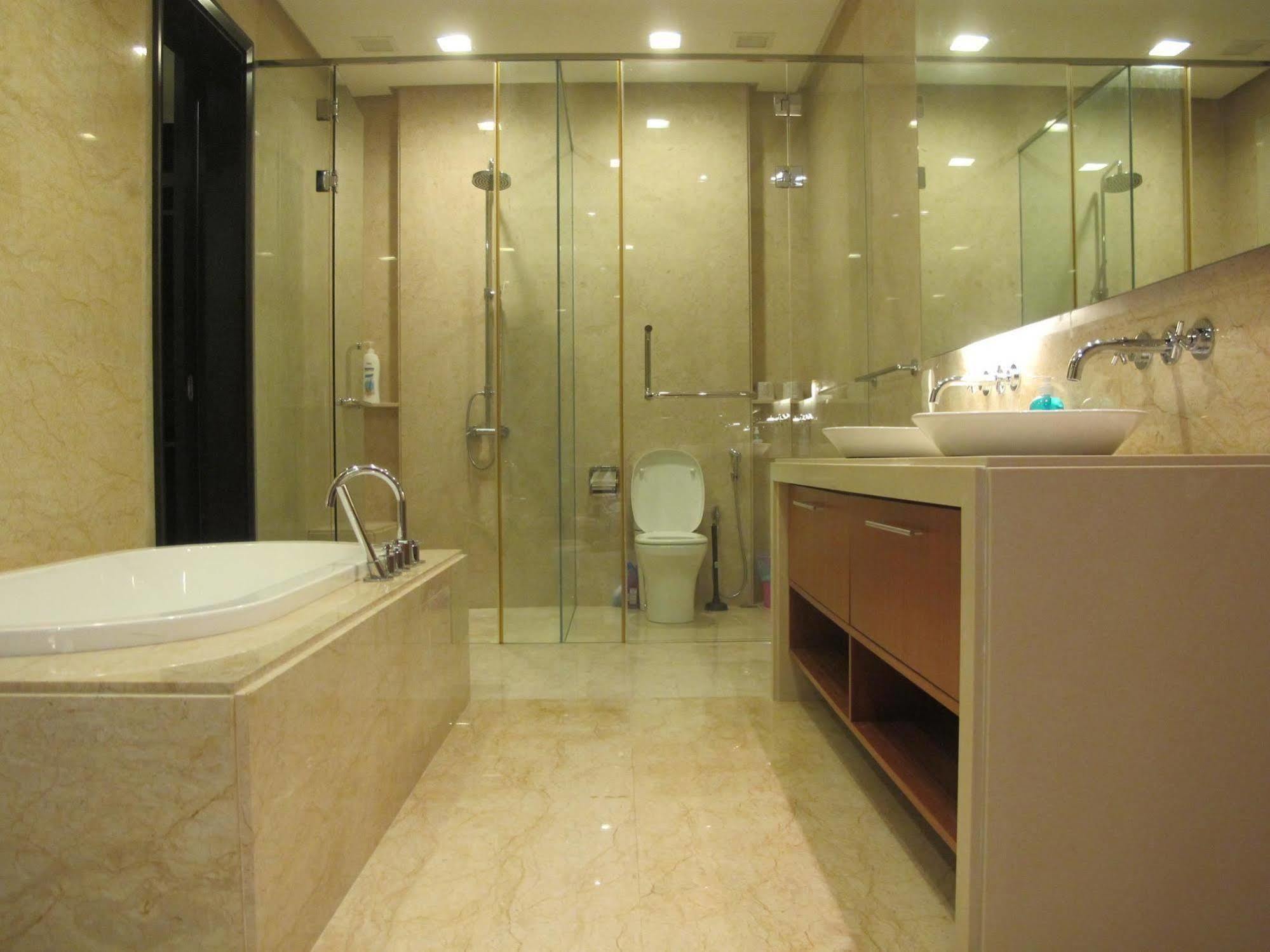 Luxury Suites @ Straits Quay Tanjung Bungah  Exterior photo