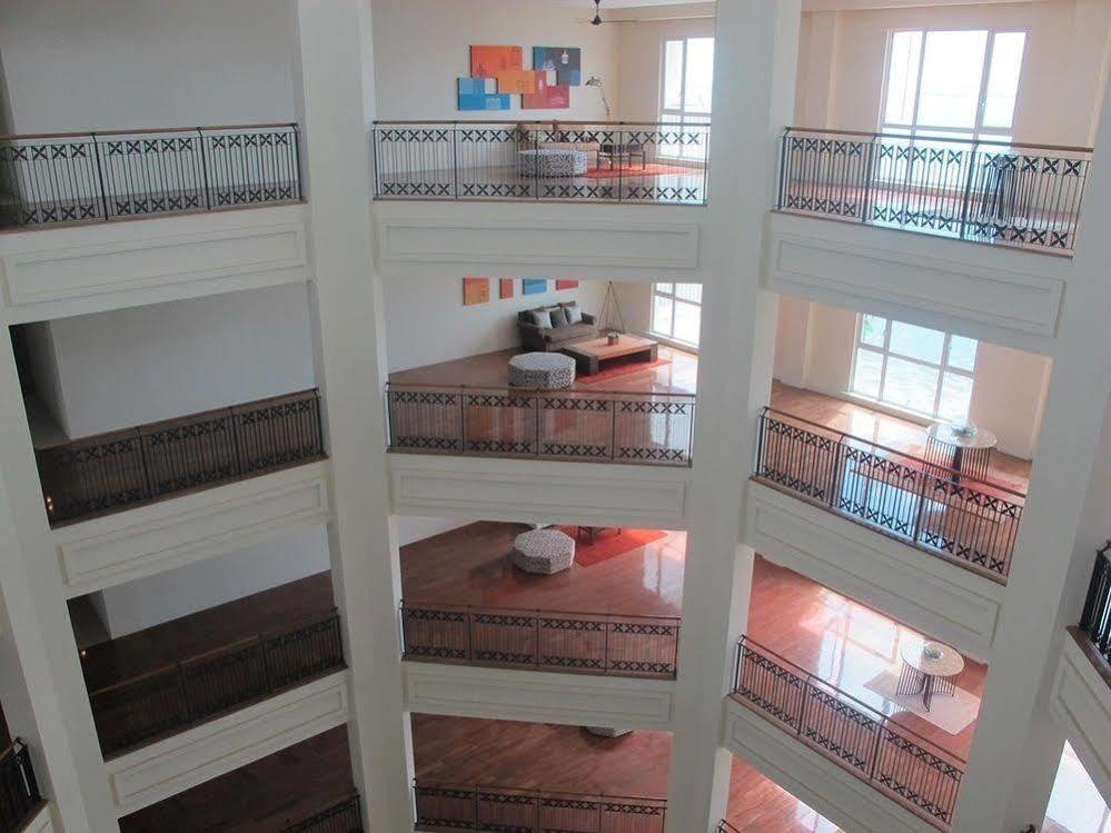 Luxury Suites @ Straits Quay Tanjung Bungah  Exterior photo